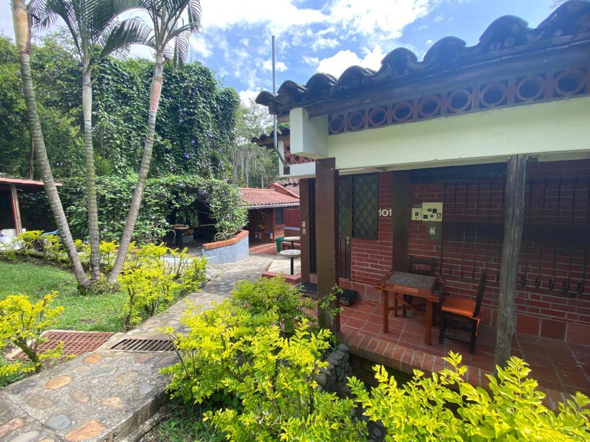 Finca Villa Chalet Del Rio Cali Farm Villa Chalet Cali River Dış mekan fotoğraf