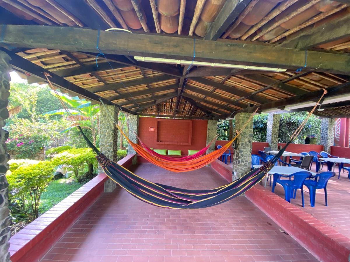 Finca Villa Chalet Del Rio Cali Farm Villa Chalet Cali River Dış mekan fotoğraf