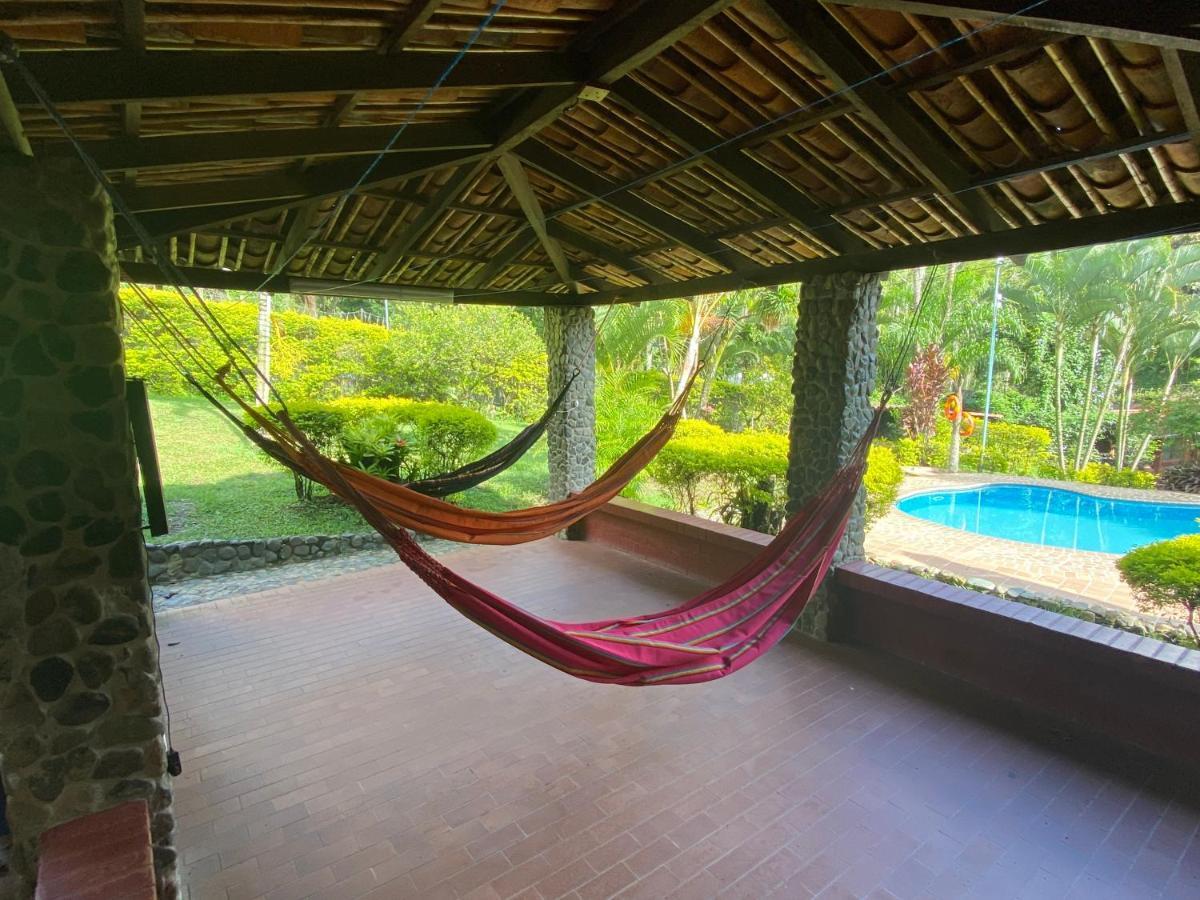 Finca Villa Chalet Del Rio Cali Farm Villa Chalet Cali River Dış mekan fotoğraf